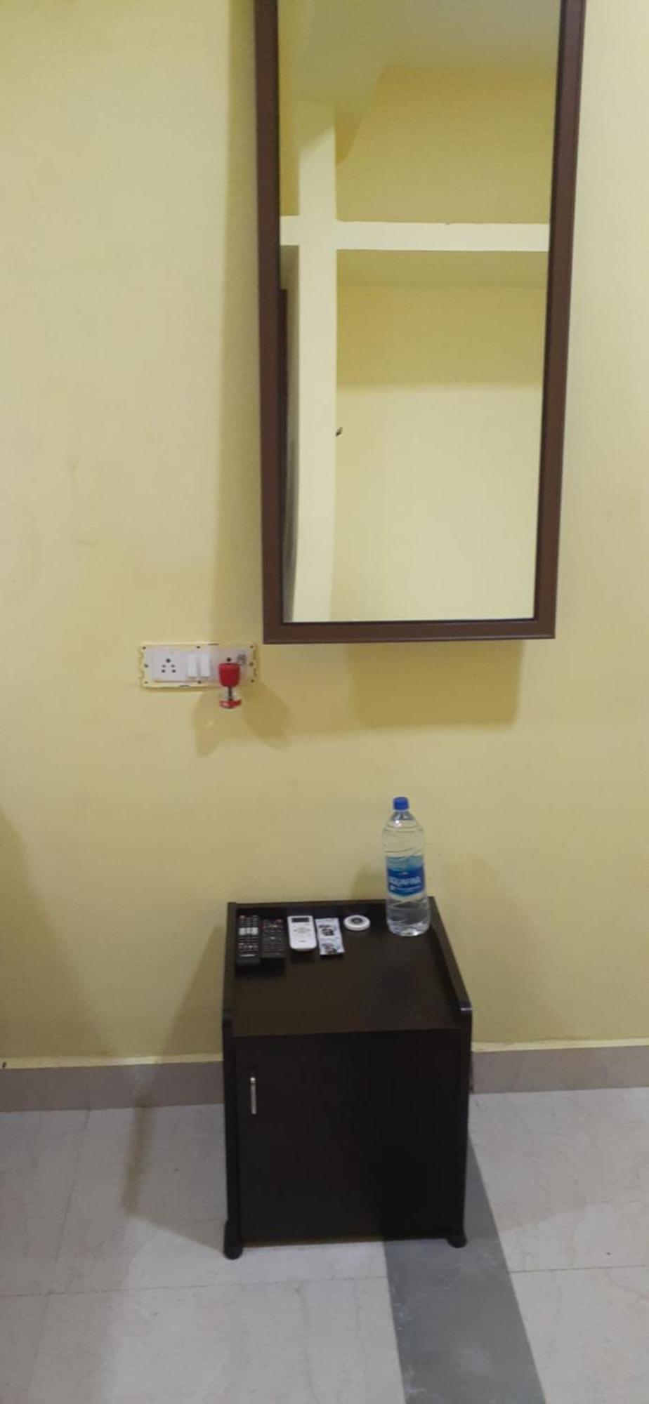Varadhar Guest House Kanchipuram Exterior foto